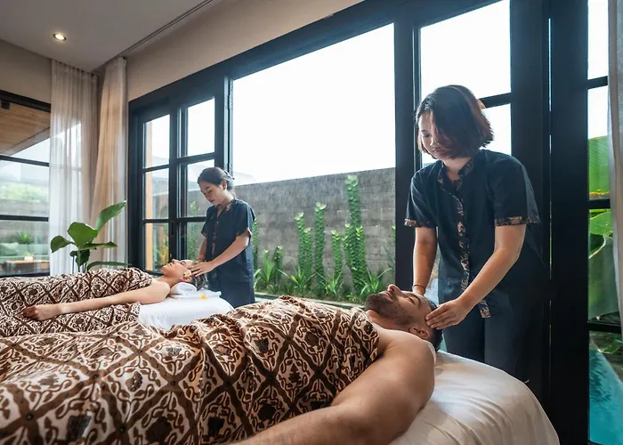 Secana Beachtown & 5*
