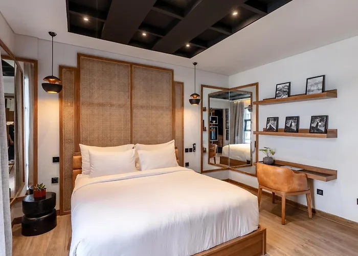 Secana Beachtown & 5*