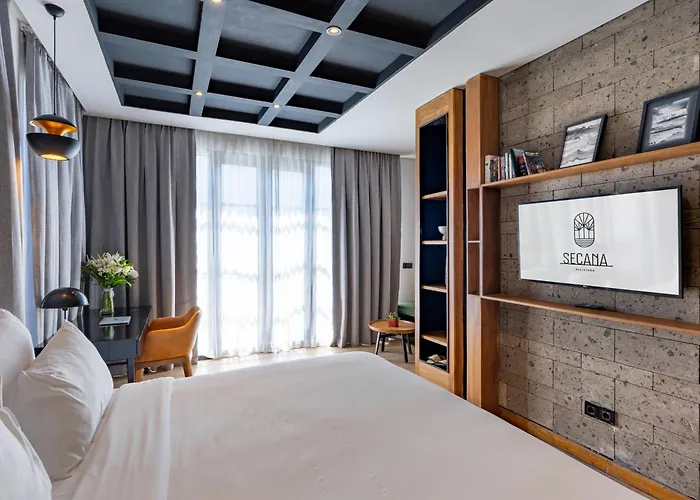 Secana Beachtown & 5*